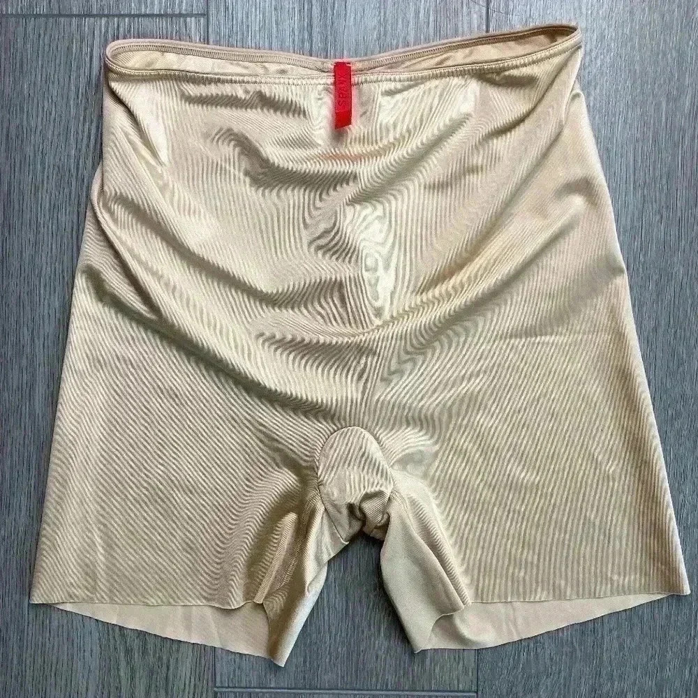 SPANX Simplicity Mid Thigh Control Shapers Shapewear Shorts
